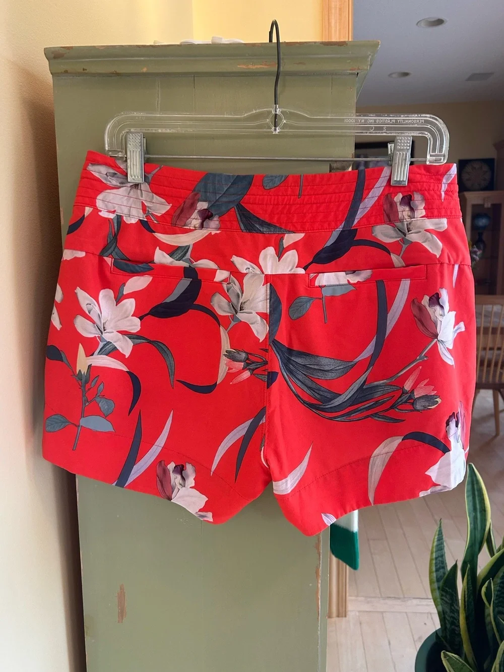 Athleta Women’s Coral Red Tropical Hudson Floral Board Swim Shorts Size 8